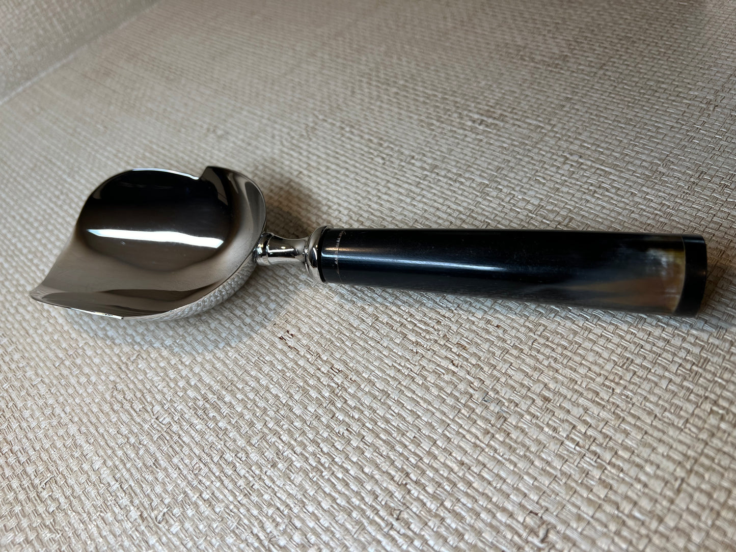 Polished Nickel Ice Scoop w/
Horn Handle