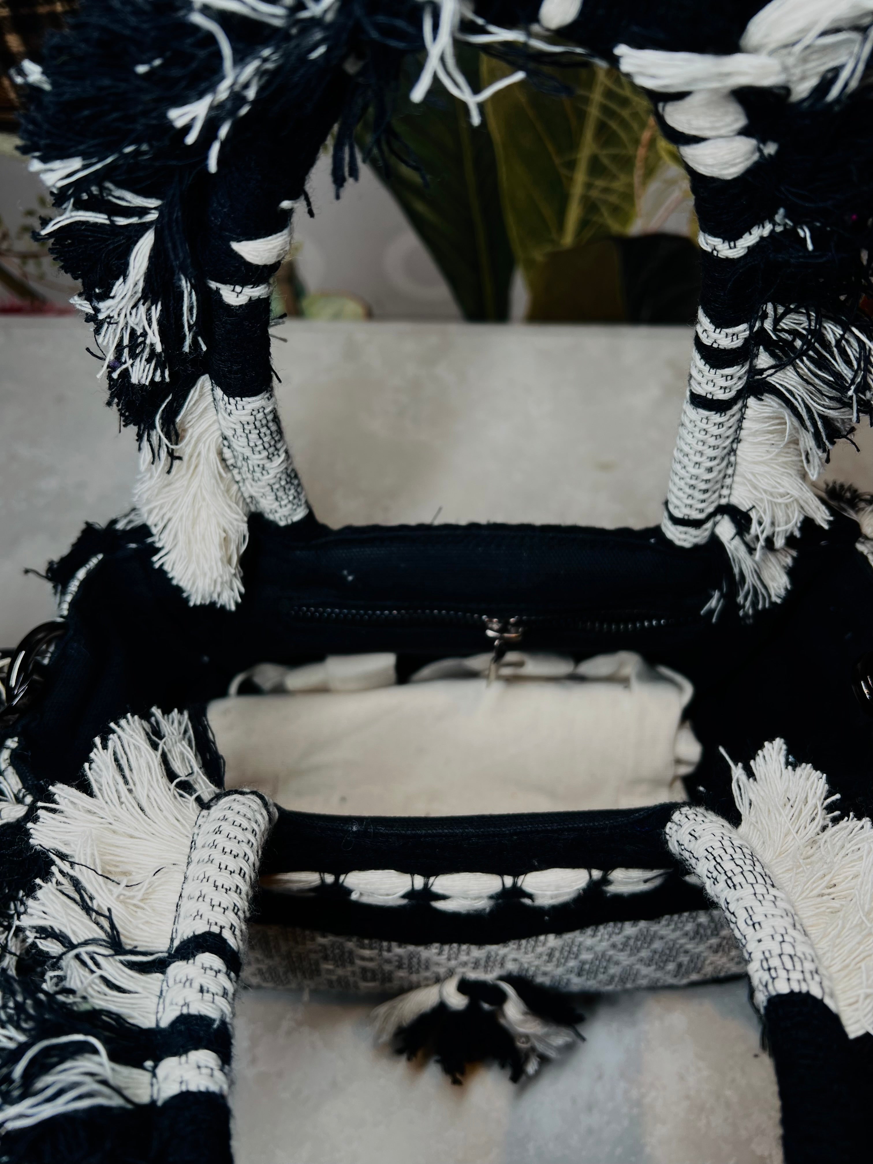 Saday Poka Mini – Deco Accents